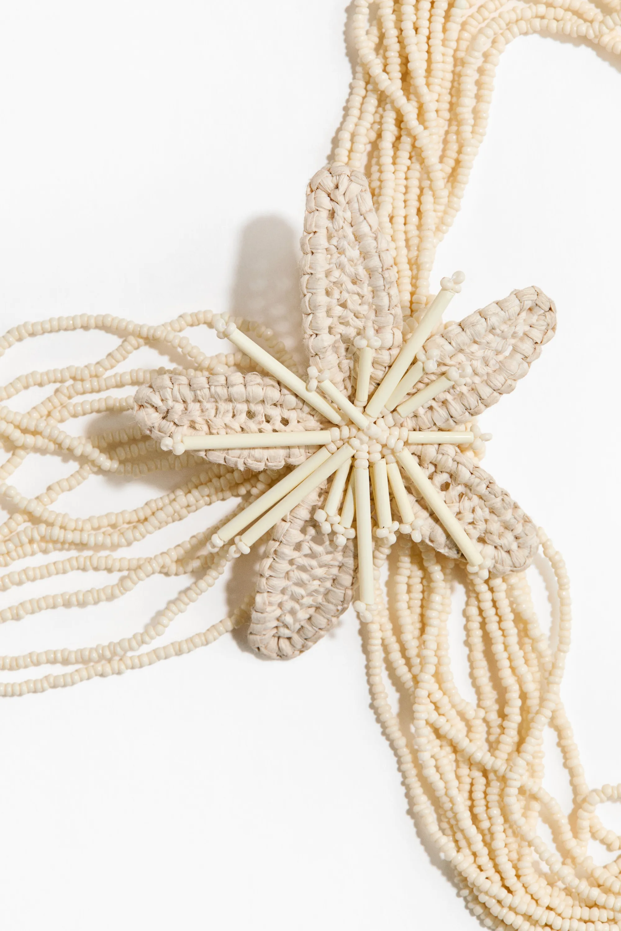Collier à rangs multiples avec perles fantaisie - Crème