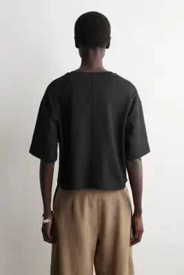 T-SHIRT OVERSIZE SILHOUETTE CARRÉE EN COTON - NOIR — photo 4