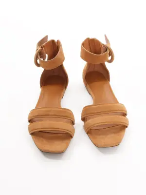 Sandales plates à bride cheville en suede marron camel Prix boutique 265€ Taille 35 — photo 3