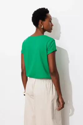 T-shirt col V imprimé — photo 4