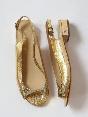 Sandales plates cuir exotique doré Prix boutique 1030€ Taille 38 — photo 3