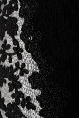 Robe asymétrique en maille avec dentelle - Noir — photo 3