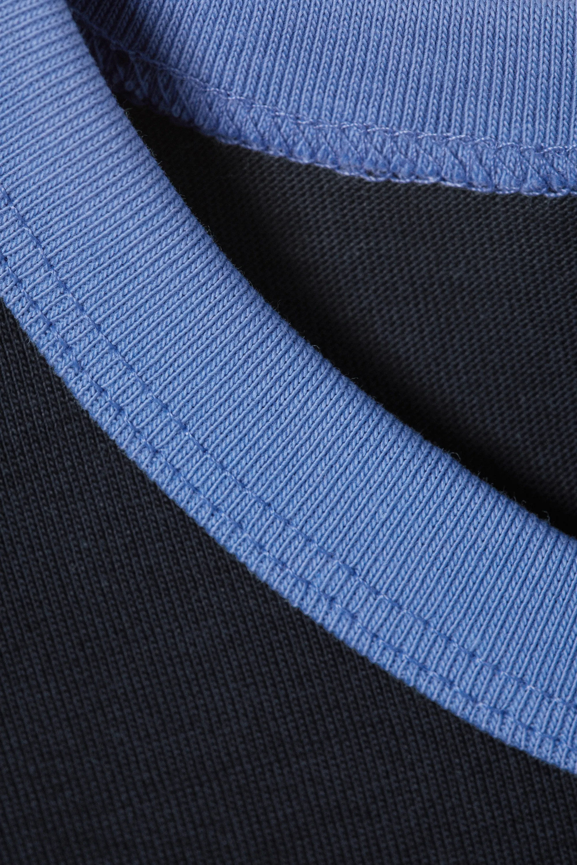 T-shirt en coton avec bordures contrastées et manches courtes - Bleu foncé - Bleu clair