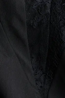 Robe à bretelles fines avec dentelle - Noir — photo 3