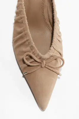 Chaussures à talon avec bout pointu - Beige — photo 2