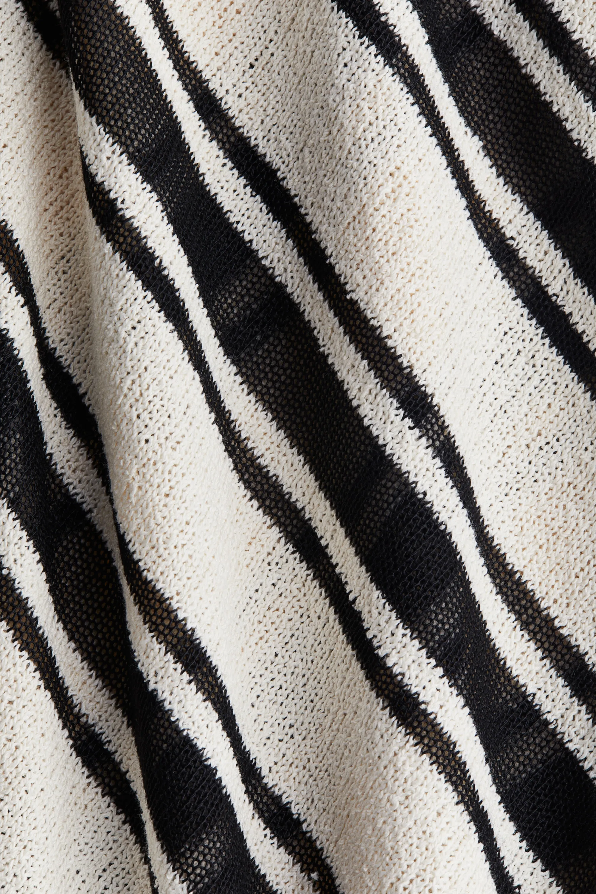 Robe asymétrique en maille - Crème/rayures noires