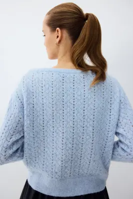 Pull épaules nues en maille pointelle - Bleu clair — photo 2