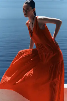ROBE LONGUE PLISSÉE ET FRONCÉE À COL EN V - MANDARINE — photo 4