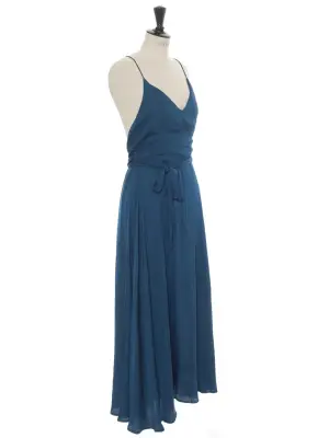 Robe longue dos nu à fines bretelles décolleté et ceinture ruban en satin bleu canard Taille 36 — photo 3