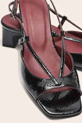 Sandales Tella vernis embossé noir — photo 3