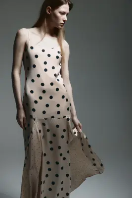 Robe en satin avec jupe évasée - Beige clair/pois — photo 3