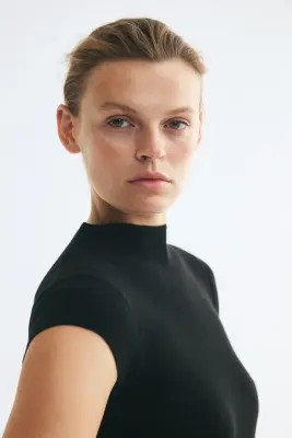 Top en maille fine avec col cheminée - Noir — photo 1