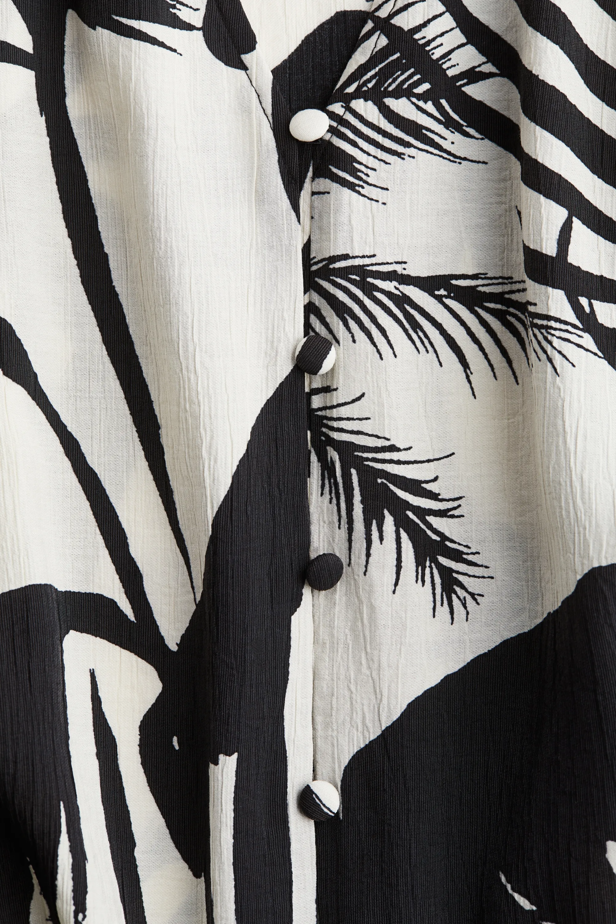 Robe en crêpe avec ceinture à nouer - Crème/motif noir