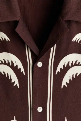 Chemise imprimée Relaxed Fit avec col cubain - Marron — photo 4