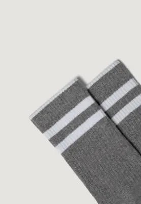 Les chaussettes côtelées - Gris