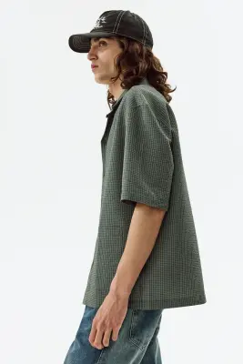 Chemise Relaxed Fit avec col cubain - Vert kaki/carreaux — photo 3