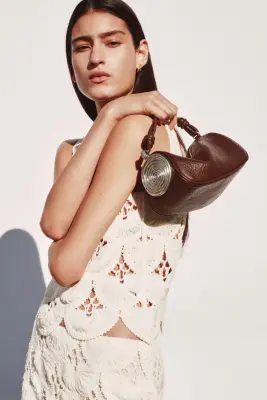 Sac à main avec détail en métal - Marron foncé/argenté — photo 1