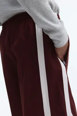 Short de survêtement Regular Fit - Bordeaux/color block — photo 3