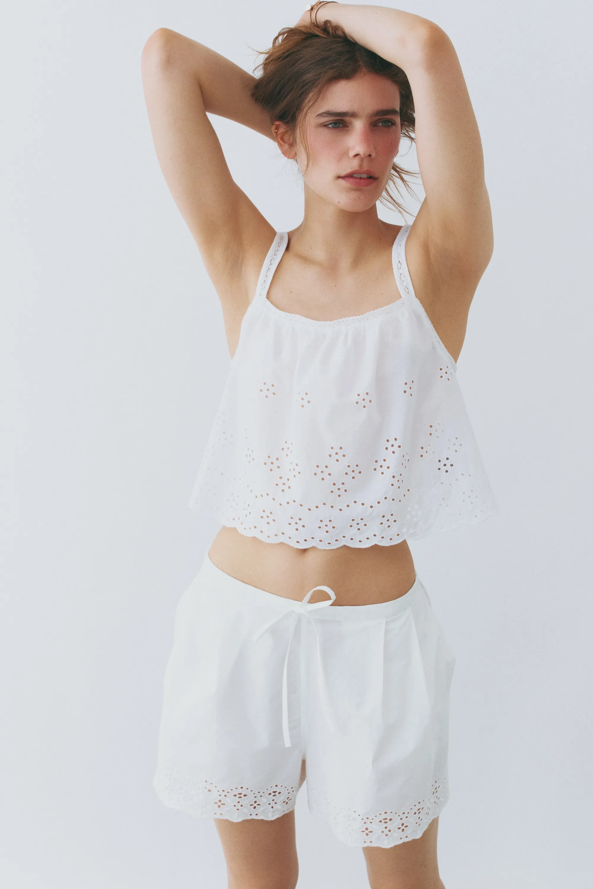 Top en coton avec broderie anglaise - Blanc