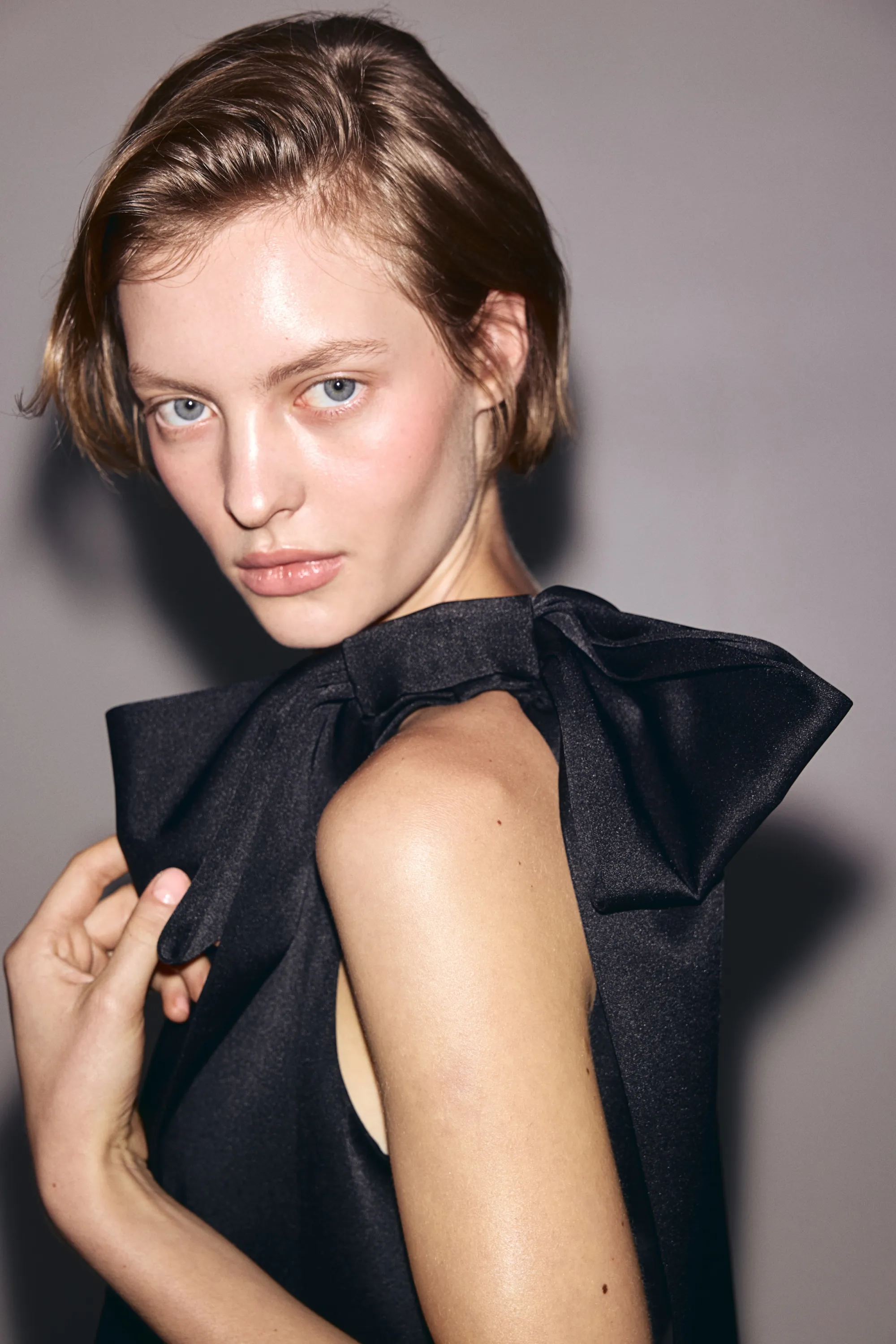 Robe asymétrique avec nœud - Noir