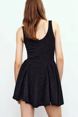 Robe à encolure dégagée avec jupe évasée - Noir — photo 3