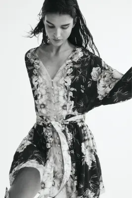 Robe tunique avec ceinture à nouer - Noir/fleuri — photo 2