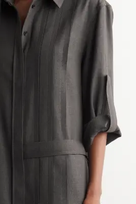 ROBE-CHEMISE COURTE DEMI-PLISSÉE EN LAINE - GRIS FONCÉ — photo 2