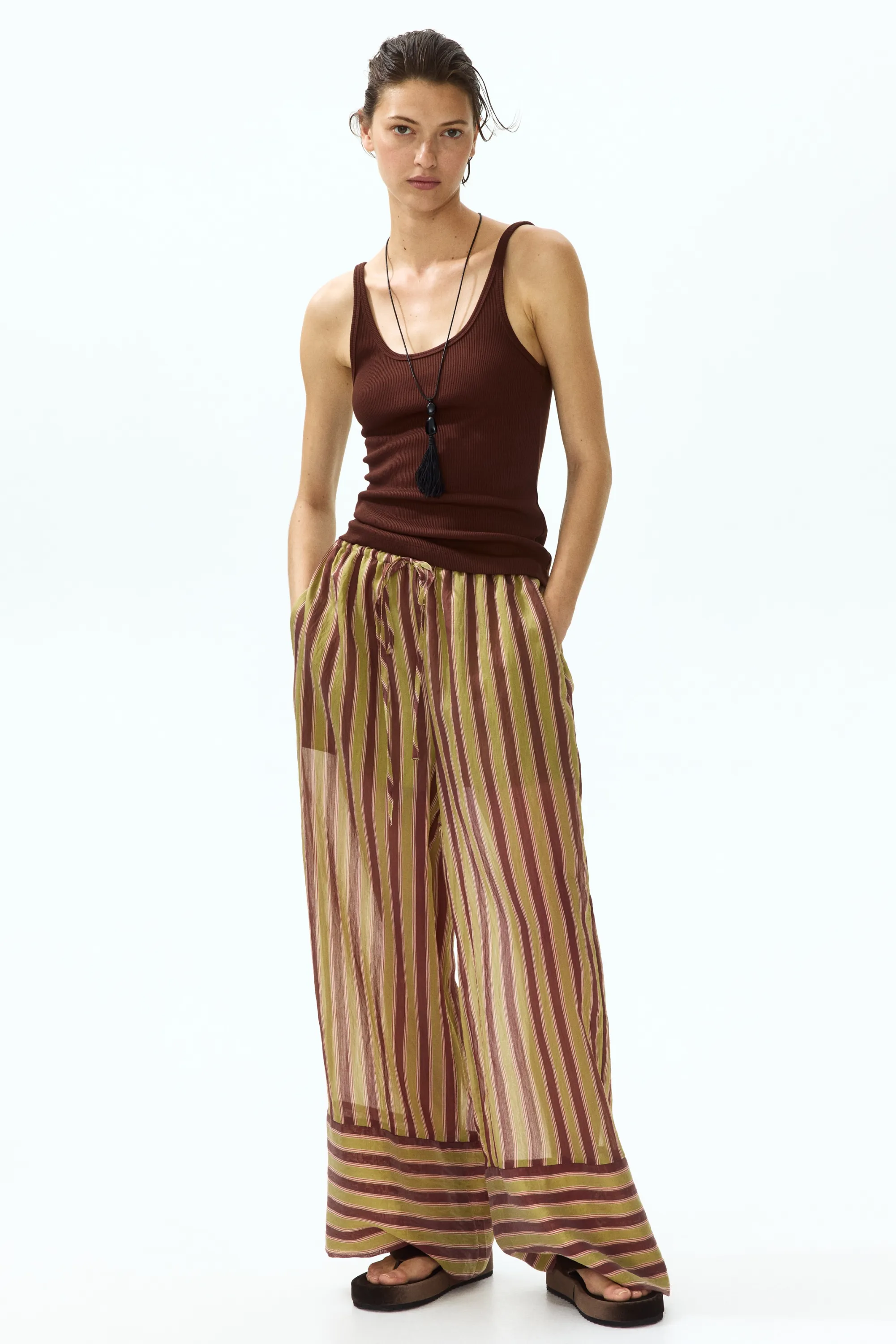 Pantalon à cordon en lyocell mélangé - Beige foncé/rayé