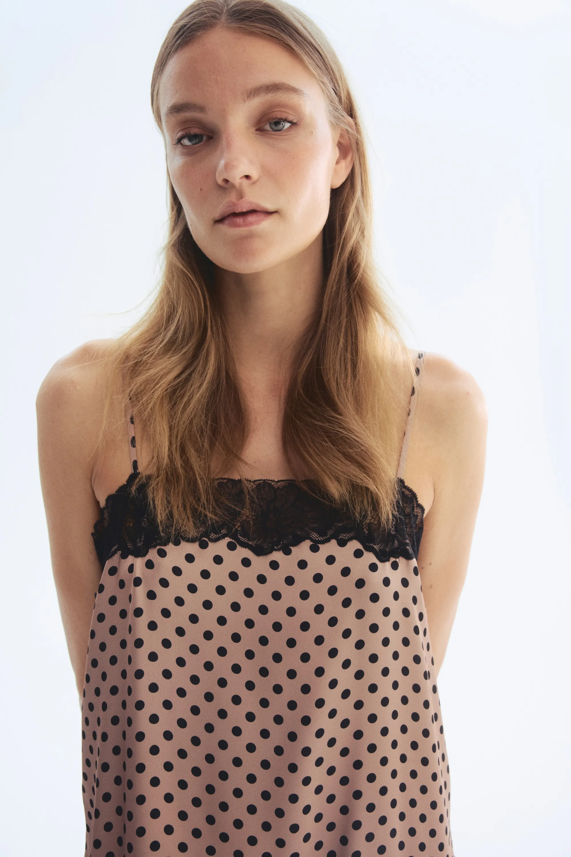 Robe combinaison avec dentelle - Beige/pois