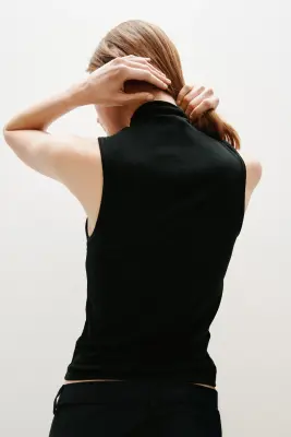 Top sans manches avec col cheminée - Noir — photo 3