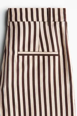 Short chic en lin mélangé - Marron foncé/rayé — photo 3