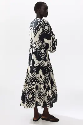 Robe à étage imprimée - Noir/motif — photo 4