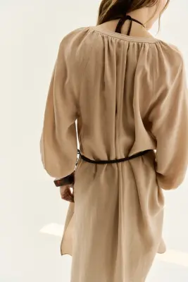 Robe oversize avec ceinture à nouer - Beige — photo 3