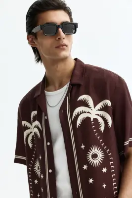 Chemise imprimée Relaxed Fit avec col cubain - Marron — photo 2