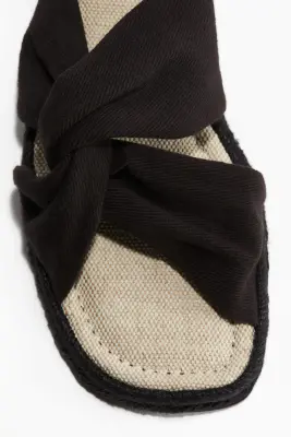 Sandales façon espadrilles avec détail torsadé - Noir — photo 2