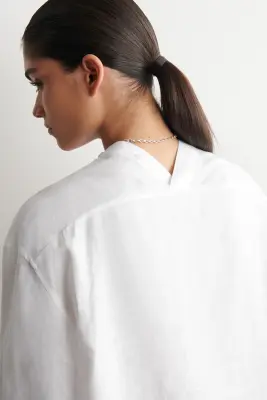 CHEMISE BOUTONNÉE EN LIN À COL EN V - BLANC — photo 5