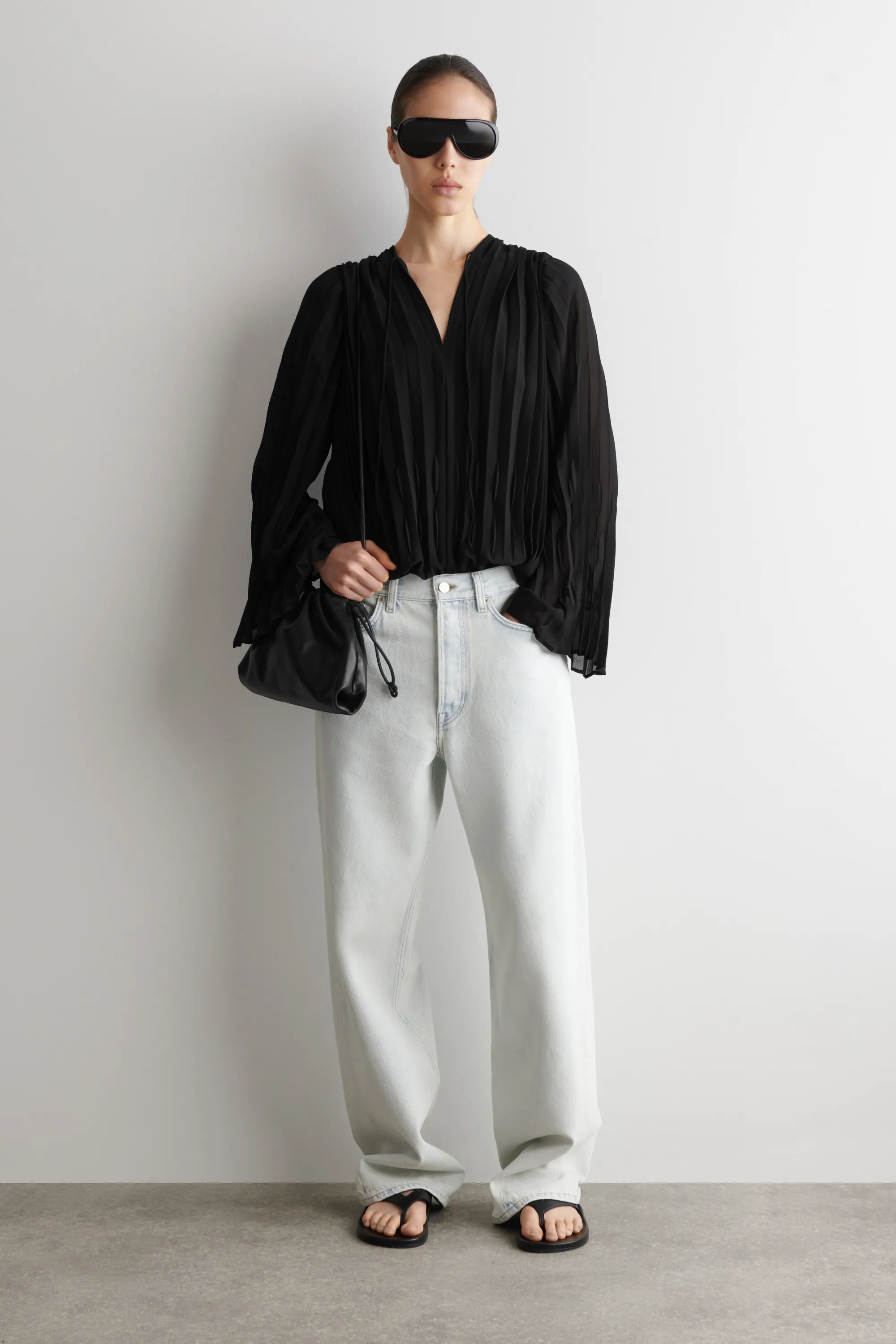 BLOUSE PLISSÉE EN GEORGETTE ENCOLURE À NOUER - NOIR