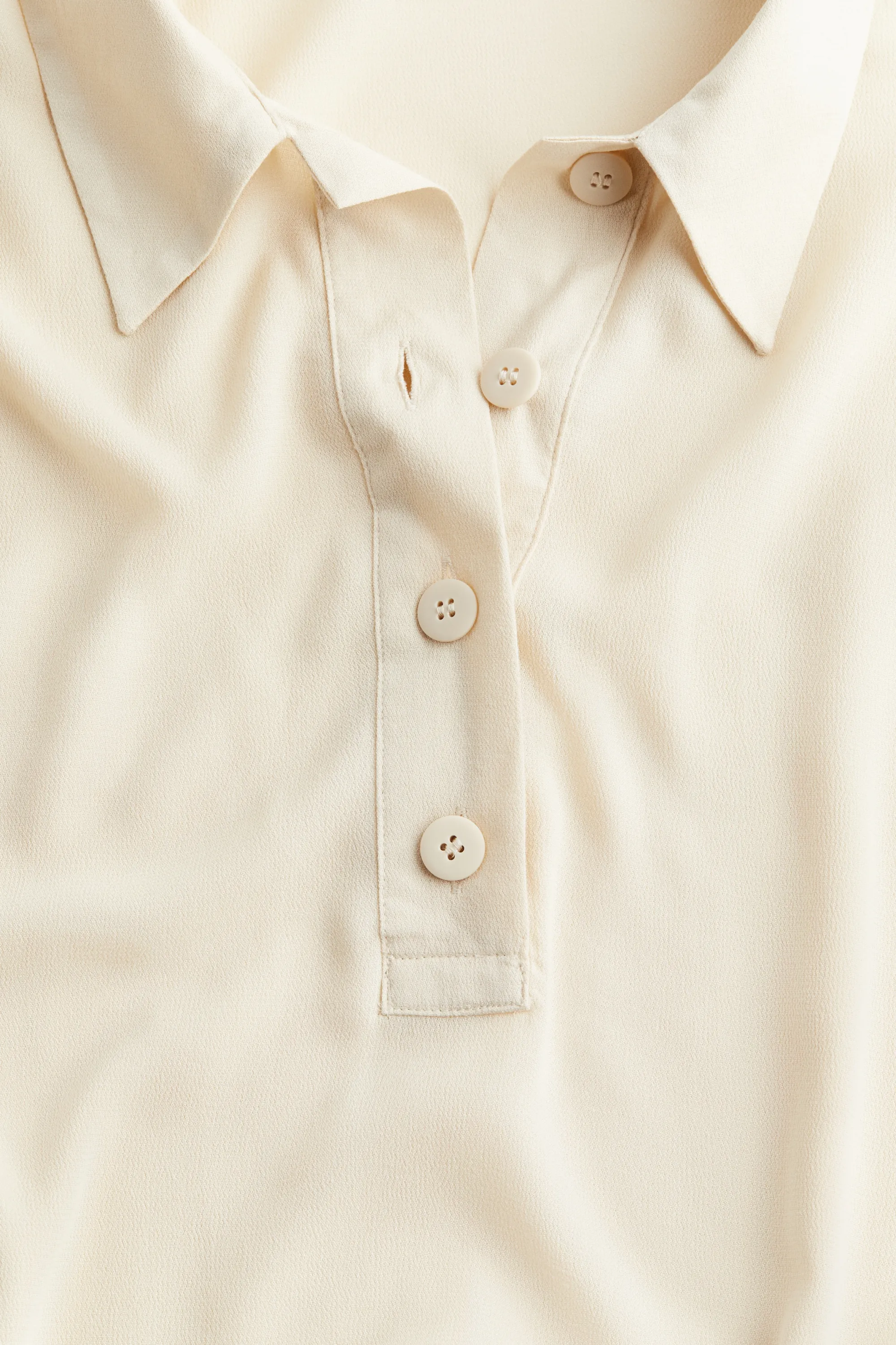 Polo en crêpe vaporeux - Beige clair