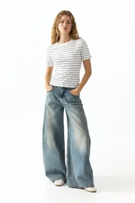 T-shirt en maille fine - Blanc/rayures noires — photo 1