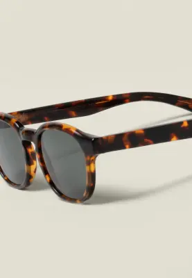 Les lunettes de soleil — photo 1