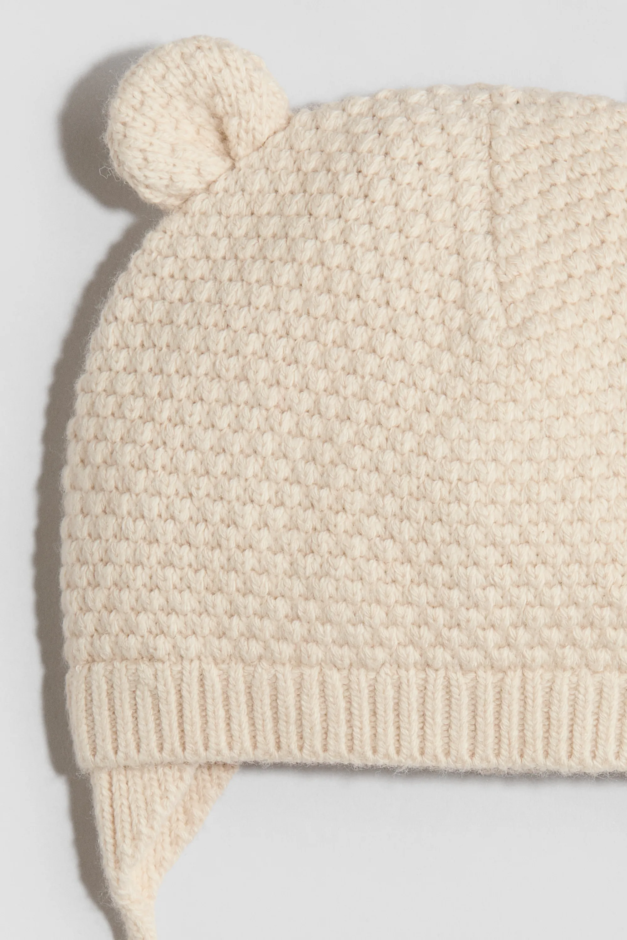 Bonnet en maille avec liens à nouer sous le menton - Beige clair