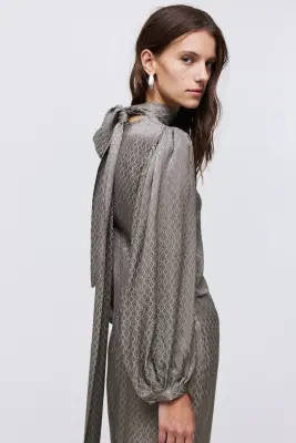 Robe en satin avec col lavallière - Violet clair — photo 3
