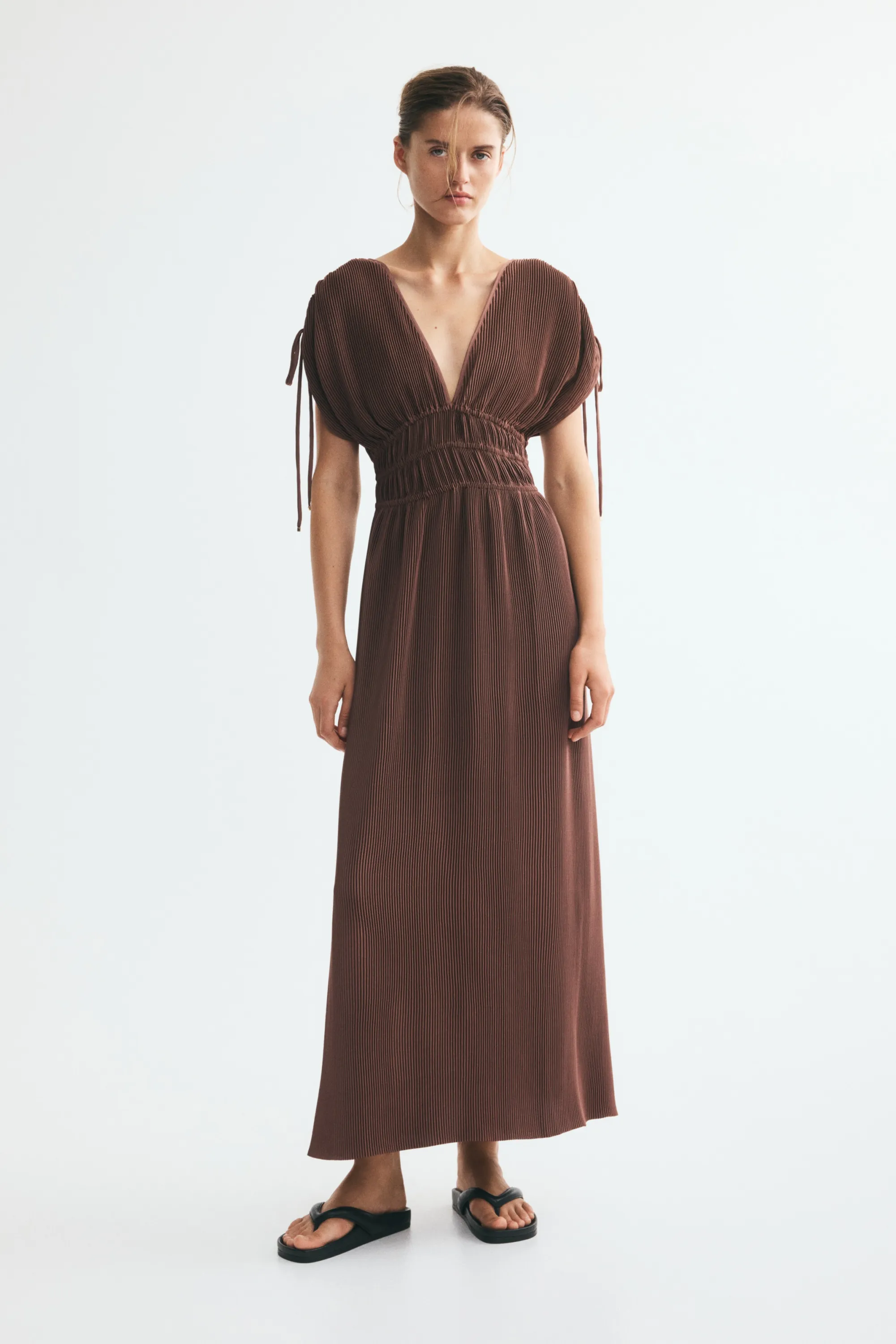 Robe froissée avec cordons de serrage - Marron foncé