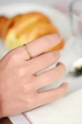 BAGUE OLYMPE TORSADÉE, PIERRE DE NAISSANCE - Or blanc 18 carats — photo 2