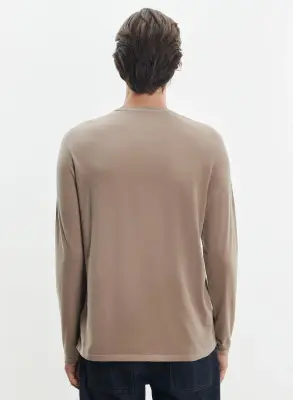 T-shirt en coton organique et élasthanne — photo 3