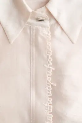 Chemise brodée avec nœud - Beige clair — photo 5