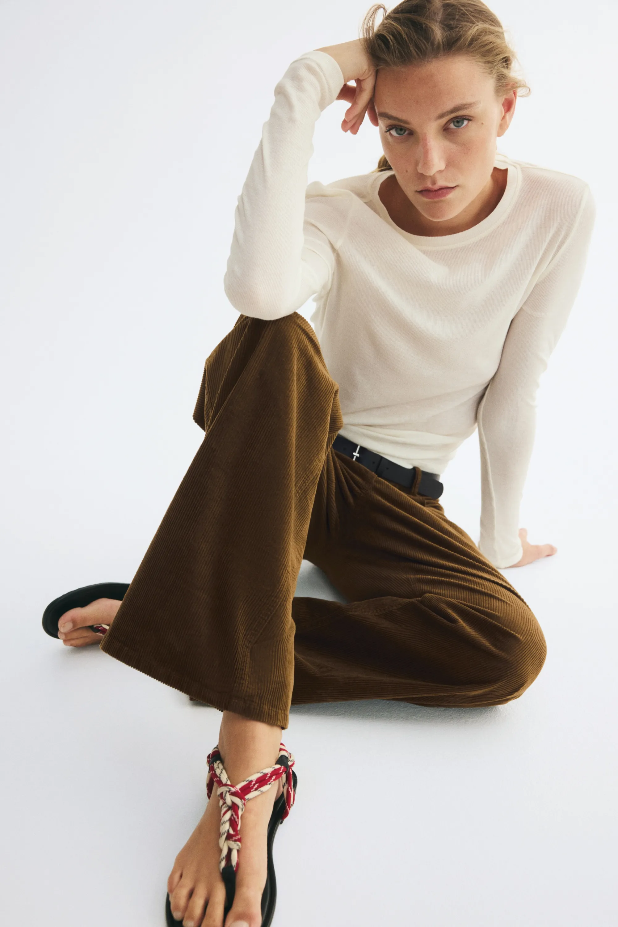 Pantalon en velours de coton côtelé - Marron foncé