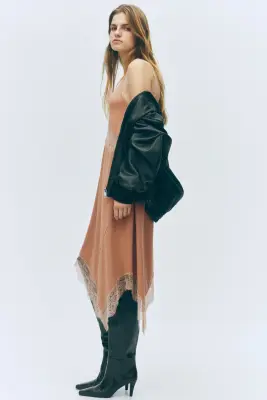 Robe avec dentelle - Beige — photo 3