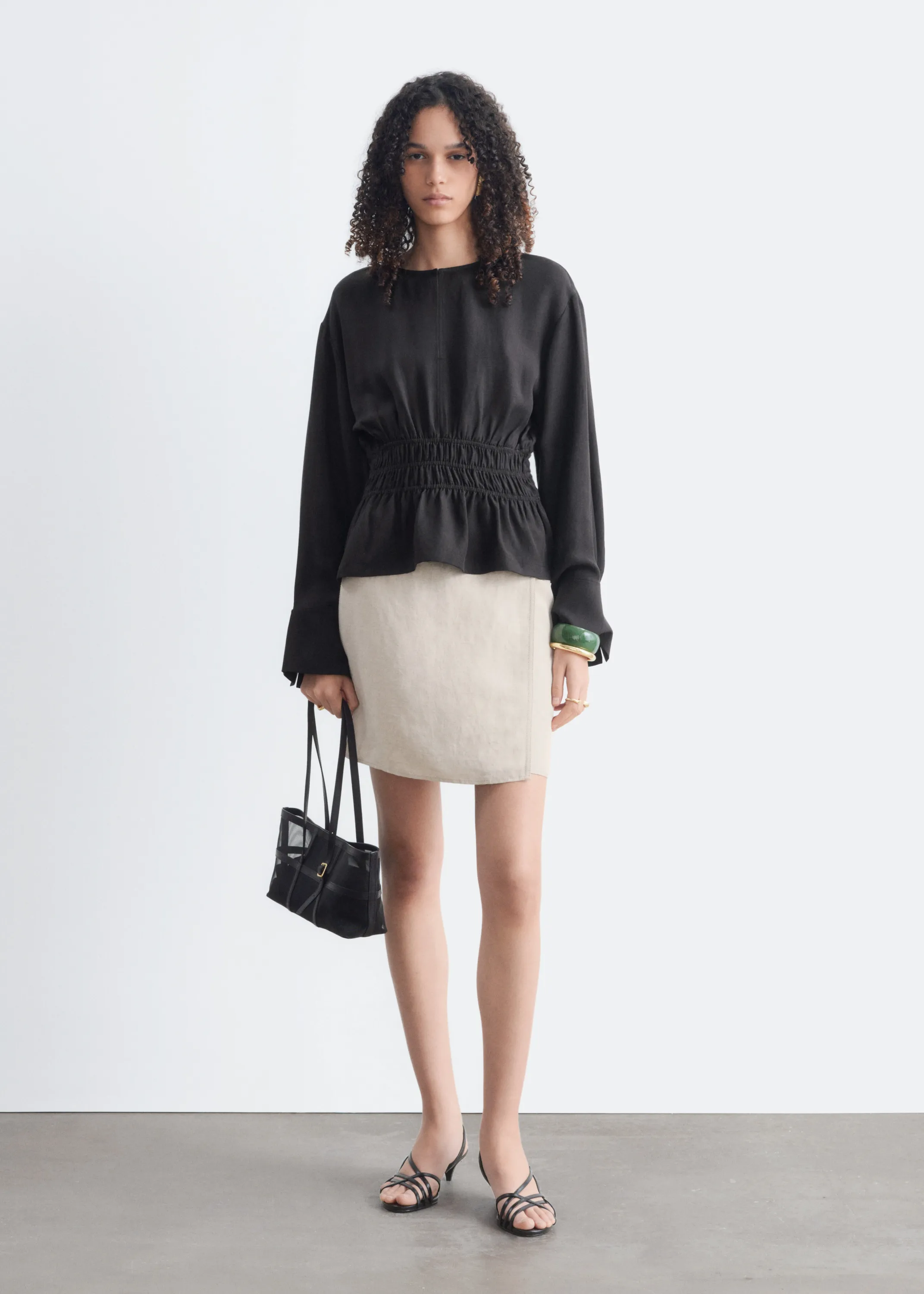 Blouse en lin avec taille à smocks - Noir