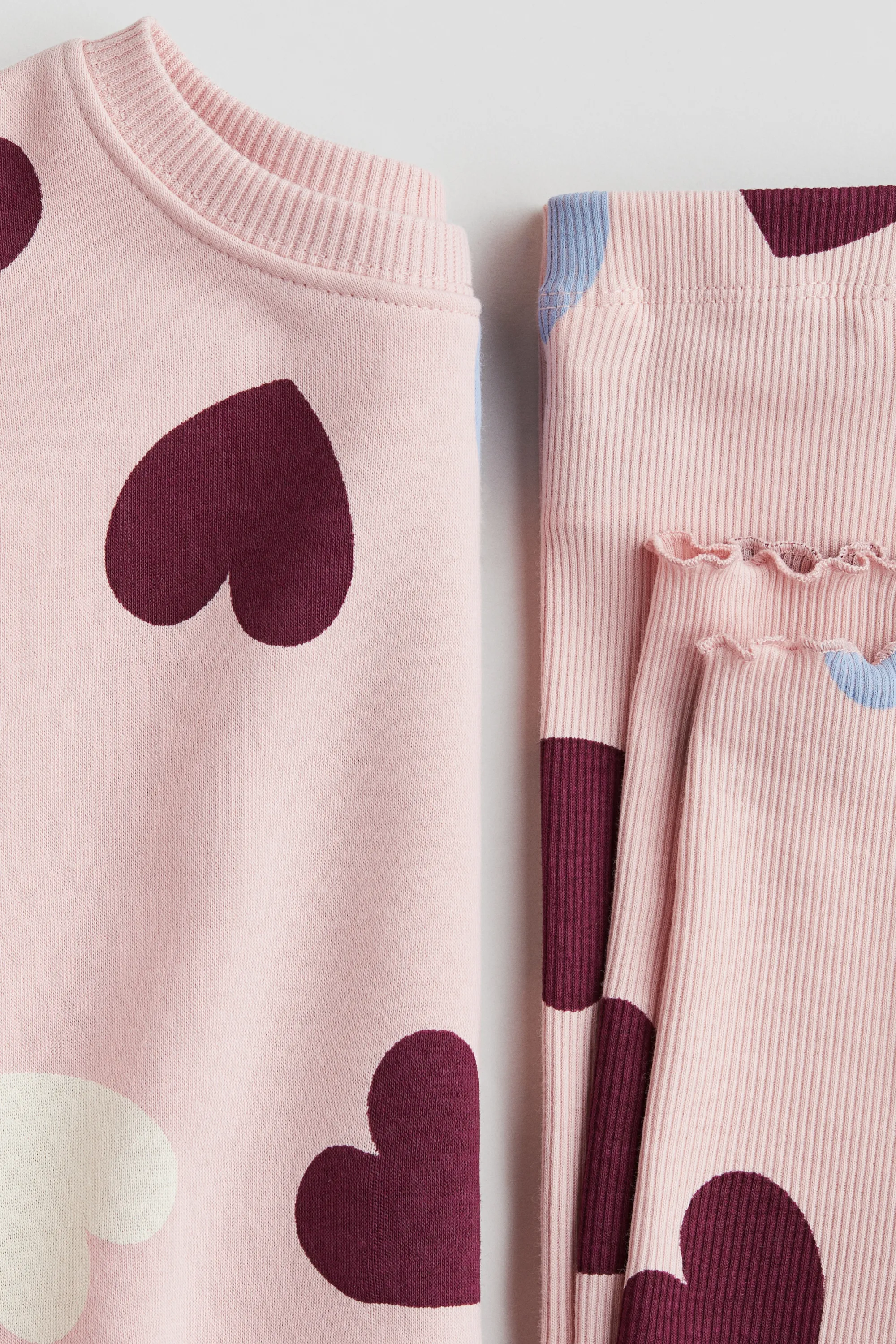 Ensemble 2 pièces avec sweat et legging - Rose/cœurs